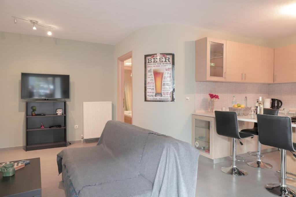 5 Min From Papageorgiou Free Indoor Parking Apartment Tesalonika Bagian luar foto