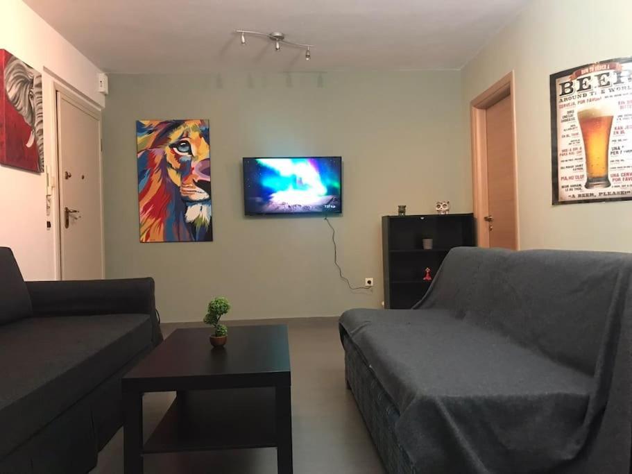 5 Min From Papageorgiou Free Indoor Parking Apartment Tesalonika Bagian luar foto