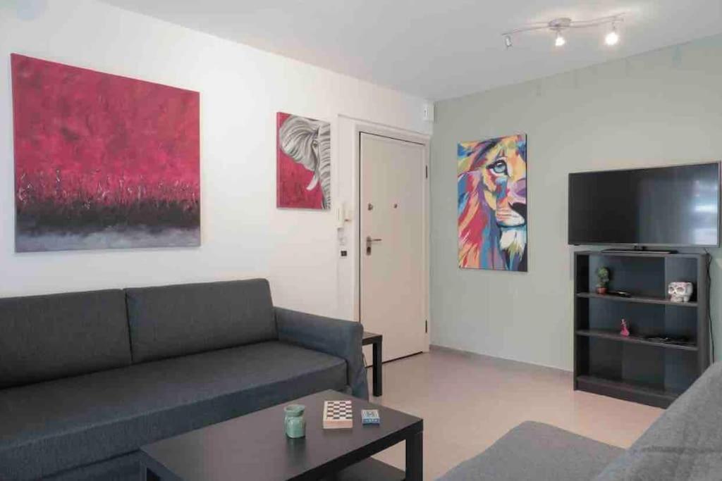5 Min From Papageorgiou Free Indoor Parking Apartment Tesalonika Bagian luar foto
